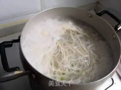 Make Spicy noodles step 5