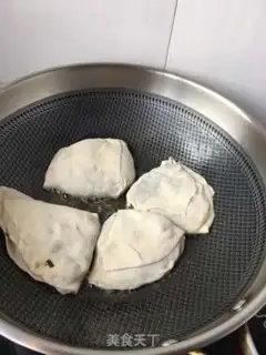 Make Shrimp pies step 18