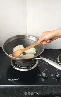 Make Shrimp pies step 19