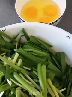 Make Scrambled eggs step 0