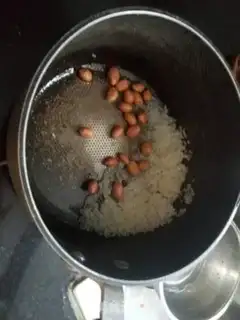 Make Porridge of peanuts step 0