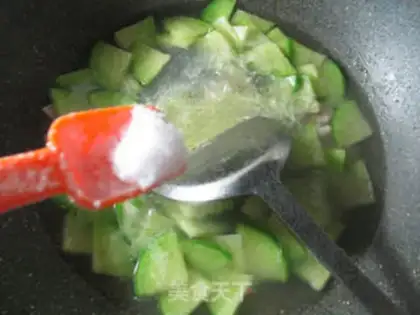 Make A fan of salted radish step 4