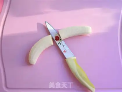 Make Toast banana roll step 5