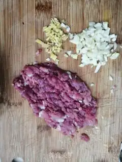 Make Pretzel meat and fried beans step 1