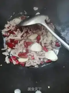 Make Peas sprouts of fried meat step 4