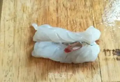 Make Three shrimp by moon step 2