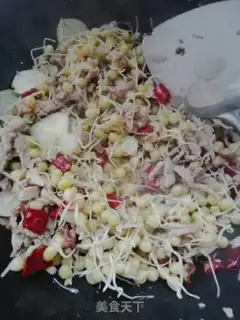 Make Peas sprouts of fried meat step 5