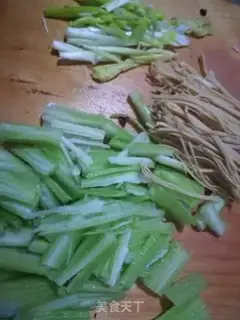Make The celery makes thousands of silks step 0