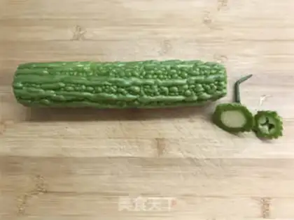 Make Banana made from bitter melons step 1