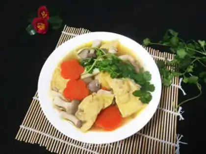 Make Frozen mushrooms and egg soup step 3