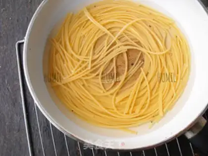 Make Apricot and ham pasta step 1