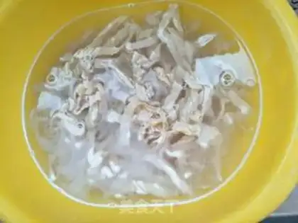 Make Cracked peppers, soybean skin step 1