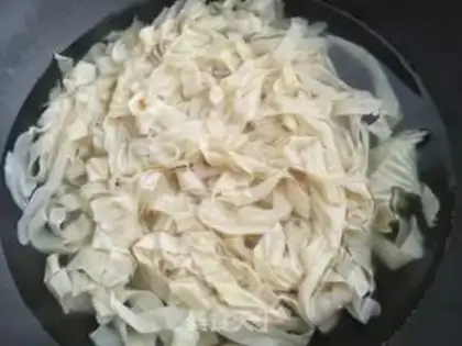 Make Cracked peppers, soybean skin step 2