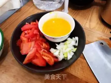 Make Tomato fried eggs step 9