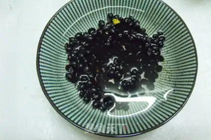 Make Black Bean Sydney soup step 1