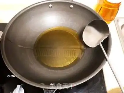 Make Tomato fried eggs step 10