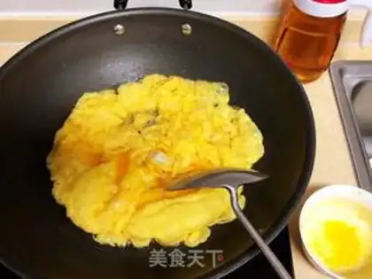Make Tomato fried eggs step 12