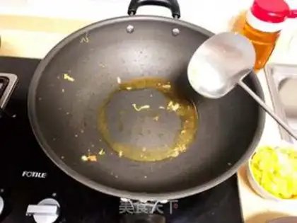 Make Tomato fried eggs step 14