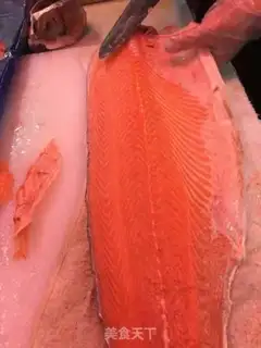 Make The salmon stabbing step 1