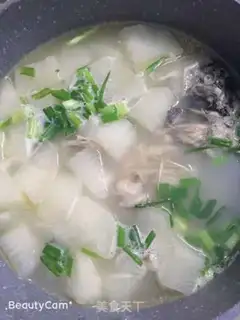 Make The radish and the white fish soup step 2