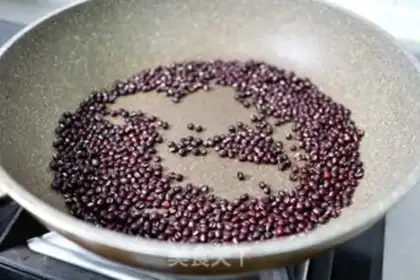 Make Red bean date rice step 1