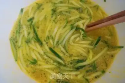 Make cucumber eggcake step 2