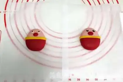 Make Little Fu-chul is making a bun step 12