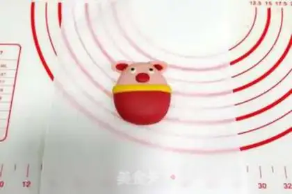 Make Little Fu-chul is making a bun step 15