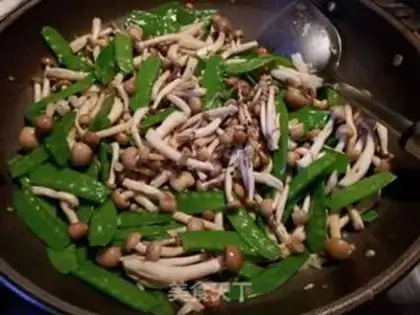 Make Dutch beans, crab mushrooms step 5