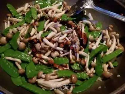 Make Dutch beans, crab mushrooms step 6