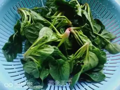 Make Scrambled spinach step 0