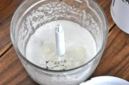 Make Meat grinder cupcakes step 2