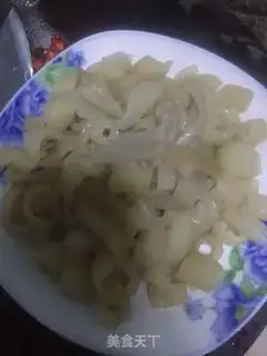 Make Celery with pig skin step 1