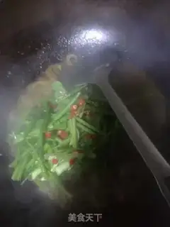 Make Celery with pig skin step 7