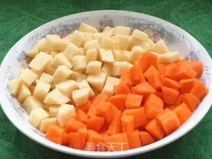 Make curry-fruit soup step 0