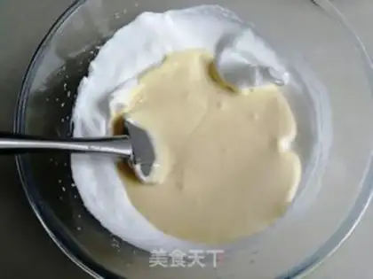 Make Onion pine cake step 5