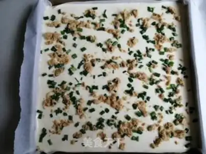 Make Onion pine cake step 7