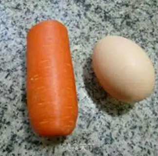 Make Fried eggs, carrots, noodles step 1