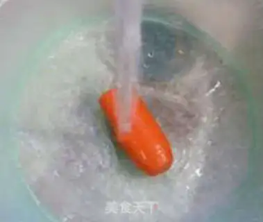 Make Fried eggs, carrots, noodles step 2