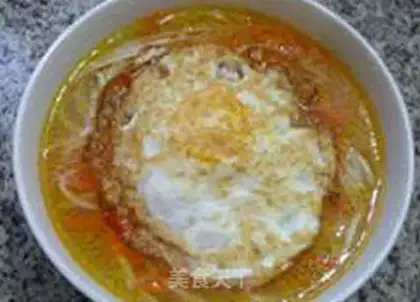 Make Fried eggs, carrots, noodles step 8