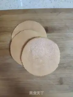 Make Strawberry naked cake step 3