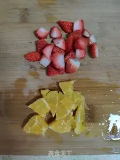 Make Strawberry naked cake step 7