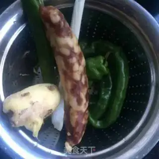 Make Pepper fried sausage step 0