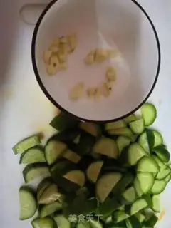 Make Orléans chicken cucumber step 0