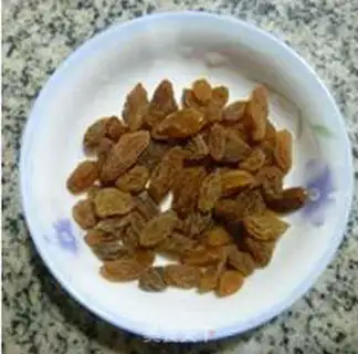 Make Black sesame raisins dry rice step 1