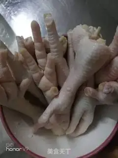 Make Pants and claws step 1