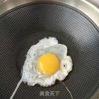 Make Fried goose eggs step 3