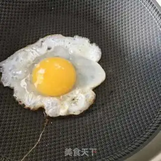Make Fried goose eggs step 4
