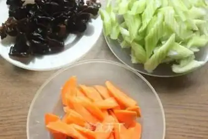 Make Carrot, black-mucked curry step 0