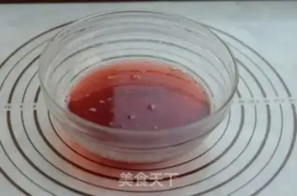 Make Strawberry frozen-heart sponge cake step 9